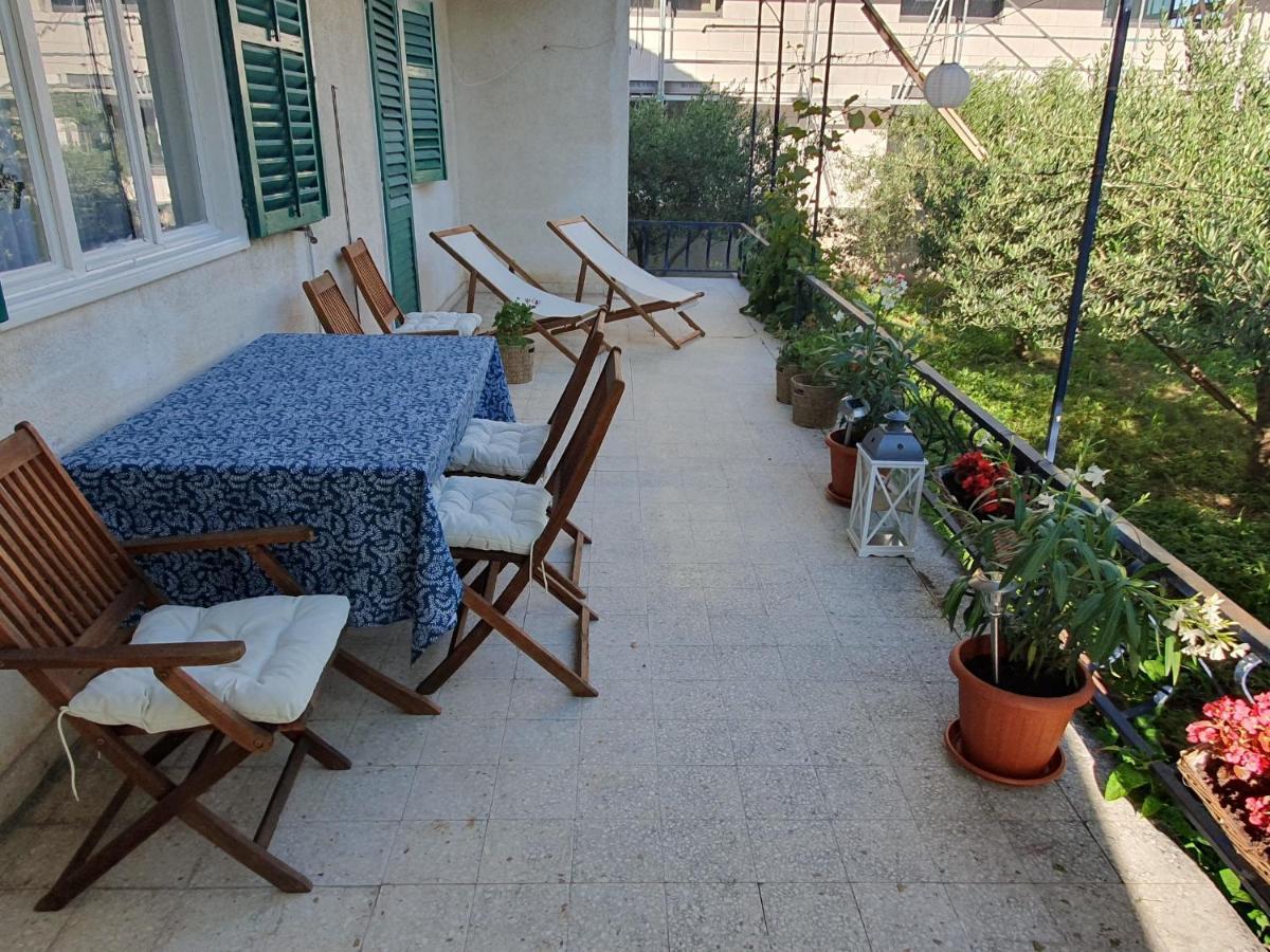 Apartment Lana Trogir Buitenkant foto