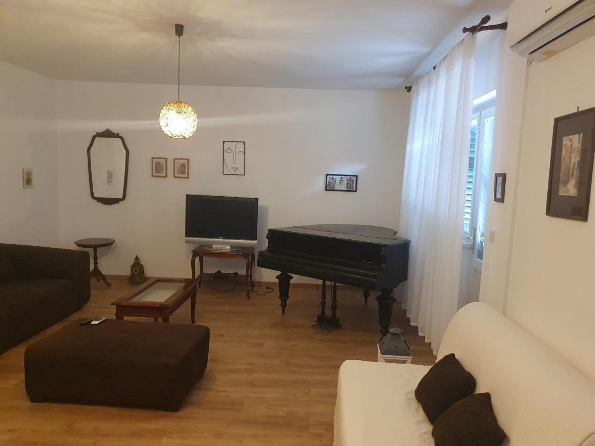 Apartment Lana Trogir Buitenkant foto